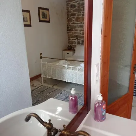 Anastasia's Nyaraló