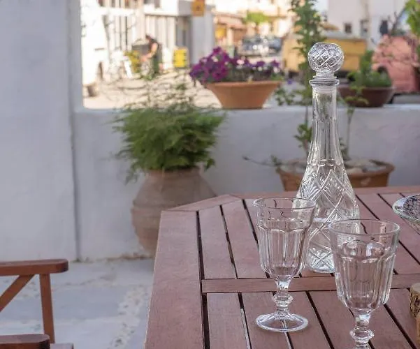 Anastasia's * Embonas